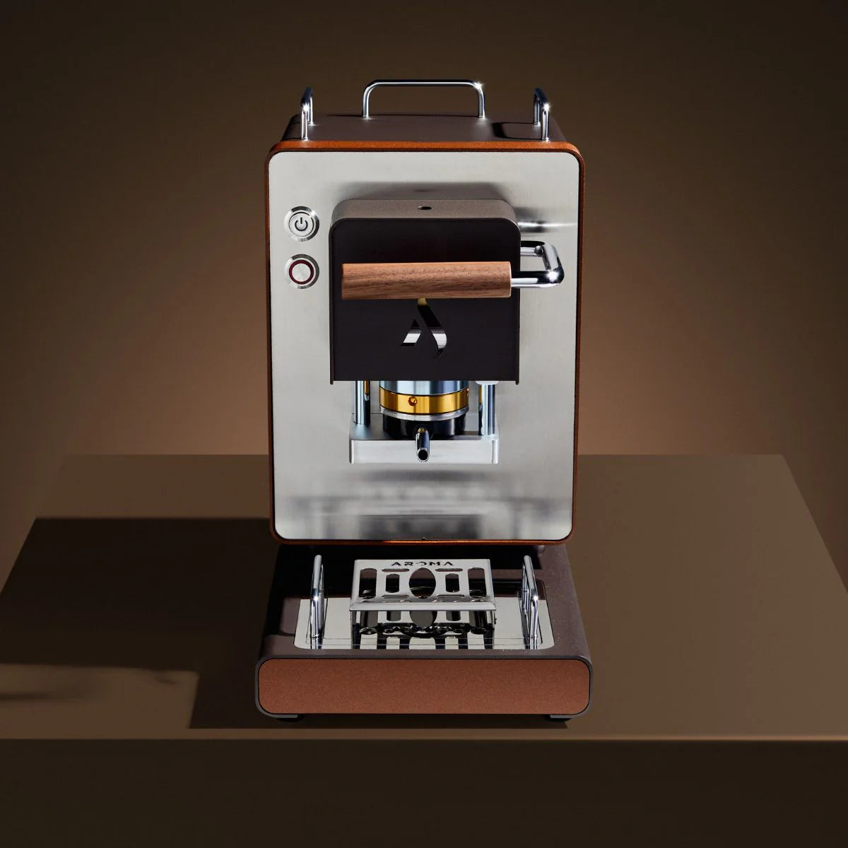 Aroma Iconica ESE coffee pod machine, open brewing chamber with wooden handle